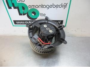 Usados Motor de ventilador de calefactor BMW 7 serie (E65/E66/E67) 740d V8 32V Precio € 50,00 Norma de margen ofrecido por Autodemontagebedrijf Otte