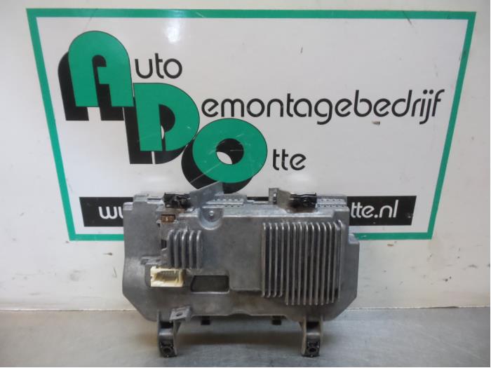 Używane Modul (rózne) BMW 7 serie (E65/E66/E67) 740d V8 32V Cena € 100,00 Procedura marży oferowane przez Autodemontagebedrijf Otte
