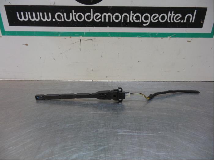 Begagnade Innetemperatursensor BMW 7 serie (E65/E66/E67) 740d V8 32V Pris € 15,00 Marginaltabell erbjuds av Autodemontagebedrijf Otte