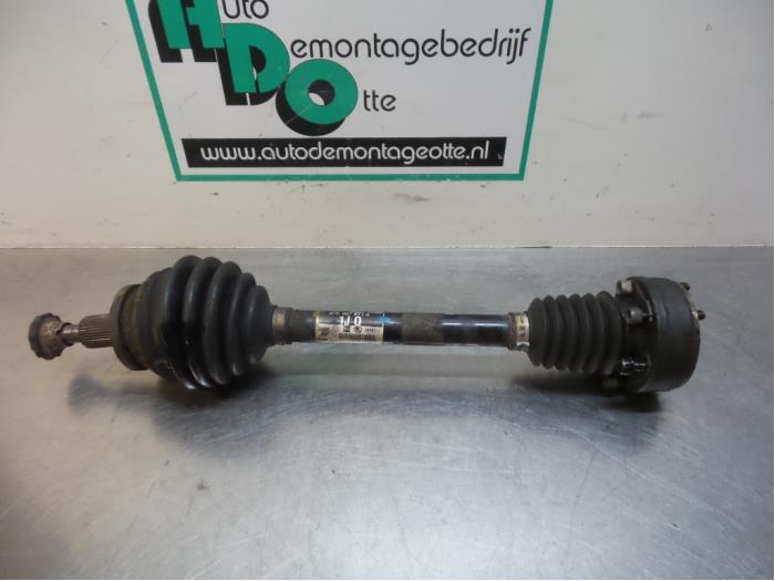 Front drive shaft, left from a Volkswagen Fox (5Z) 1.4 TDI 2005