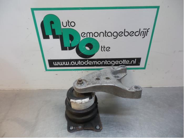 Used Engine mount Volkswagen Fox (5Z) 1.4 TDI Price € 25,00 Margin scheme offered by Autodemontagebedrijf Otte