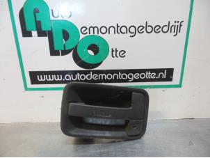 Used Sliding door handle, left Peugeot Expert (222/224) 1.9D Price € 20,00 Margin scheme offered by Autodemontagebedrijf Otte