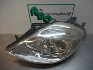 Used Headlight, left Citroen C8 (EA/EB) 2.2 16V Price € 75,00 Margin scheme offered by Autodemontagebedrijf Otte