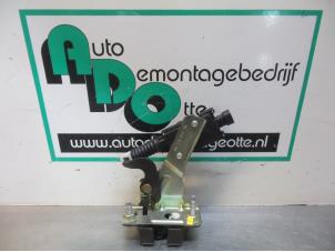 Used Tailgate lock mechanism Citroen C3 Pluriel (HB) 1.6 16V Price € 25,00 Margin scheme offered by Autodemontagebedrijf Otte