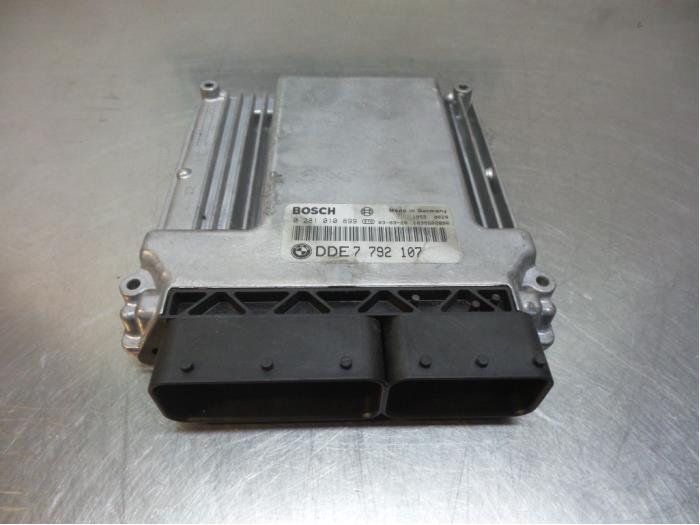Used Engine management computer BMW 7 serie (E65/E66/E67) 740d V8 32V Price € 150,00 Margin scheme offered by Autodemontagebedrijf Otte