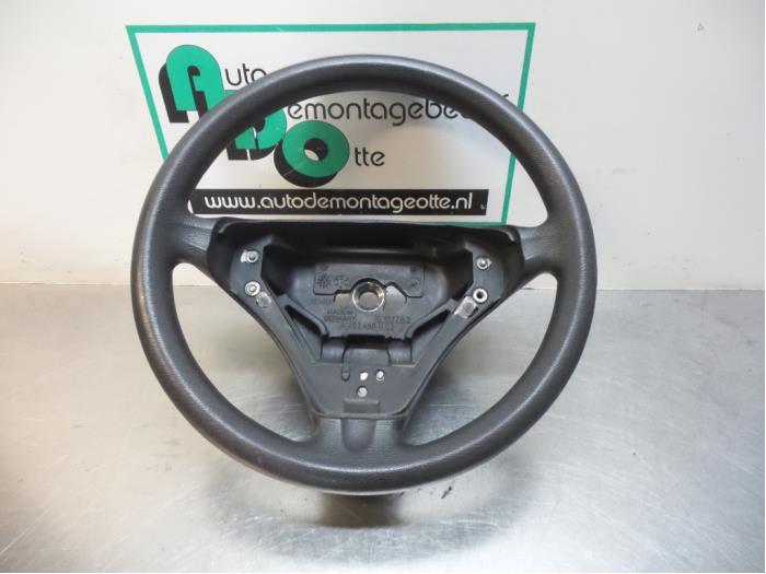 Steering wheel from a Mercedes-Benz C Sportcoupé (C203) 2.2 C-220 CDI 16V 2005