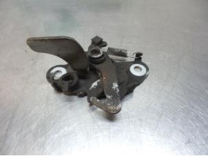 Used Bonnet lock mechanism Peugeot 206 (2A/C/H/J/S) 1.1 XN,XR Price € 15,00 Margin scheme offered by Autodemontagebedrijf Otte