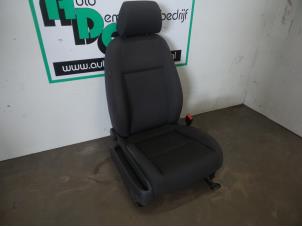 Used Seat, right Volkswagen Golf Plus (5M1/1KP) 1.9 TDI 105 Price € 75,00 Margin scheme offered by Autodemontagebedrijf Otte
