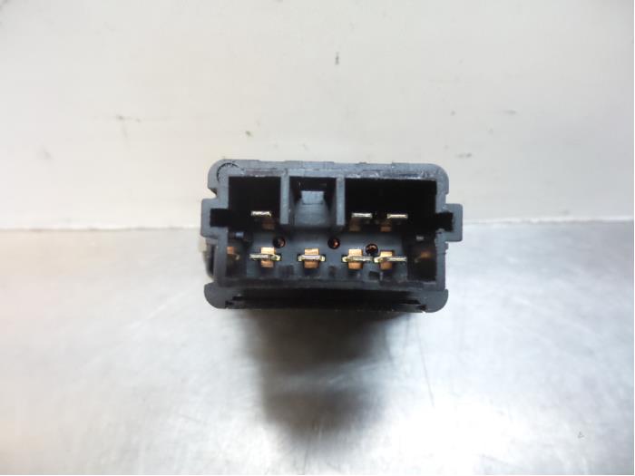 Electric window switch from a Citroën C3 Pluriel (HB) 1.4 2003
