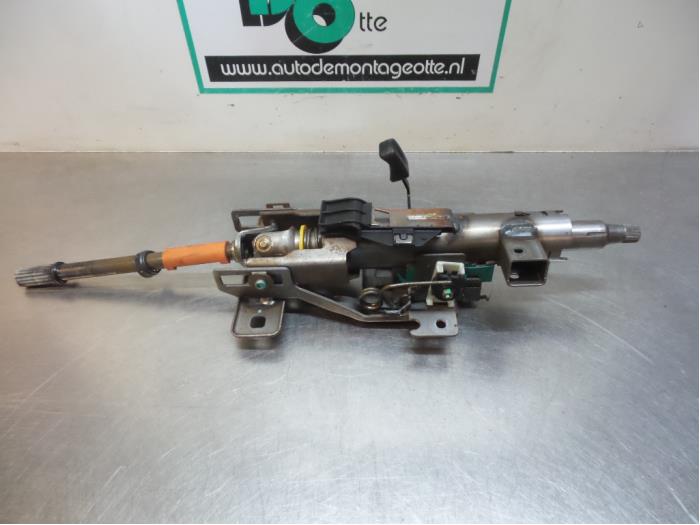 Steering column housing from a Citroën C3 Pluriel (HB) 1.4 2003