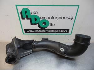 Used Air intake hose Opel Movano 2.3 CDTi 16V FWD Price € 40,00 Margin scheme offered by Autodemontagebedrijf Otte