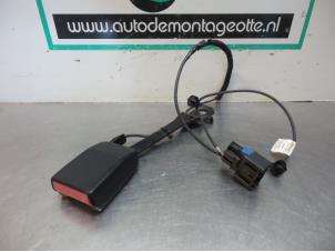 Used Front seatbelt buckle, right Opel Movano 2.3 CDTi 16V FWD Price € 25,00 Margin scheme offered by Autodemontagebedrijf Otte