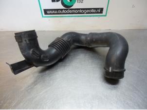 Used Air intake hose Opel Movano 2.3 CDTi 16V FWD Price € 40,00 Margin scheme offered by Autodemontagebedrijf Otte