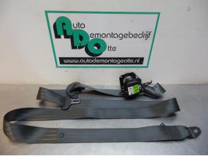 Used Rear seatbelt, left Hyundai iX20 (JC) 1.4i 16V Price € 40,00 Margin scheme offered by Autodemontagebedrijf Otte
