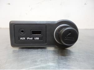 Used AUX / USB connection Hyundai iX20 (JC) 1.4i 16V Price € 25,00 Margin scheme offered by Autodemontagebedrijf Otte