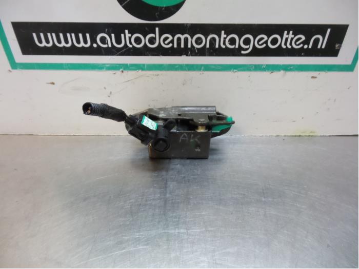 Bonnet alarm sensor