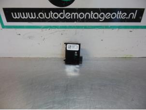 Usados Sensor de caja de dirección Volkswagen Golf V (1K1) 1.6 FSI 16V Precio € 15,00 Norma de margen ofrecido por Autodemontagebedrijf Otte