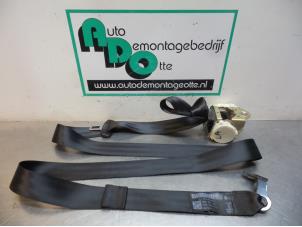 Used Rear seatbelt, left Volkswagen Golf Plus (5M1/1KP) 1.9 TDI 105 Price € 25,00 Margin scheme offered by Autodemontagebedrijf Otte