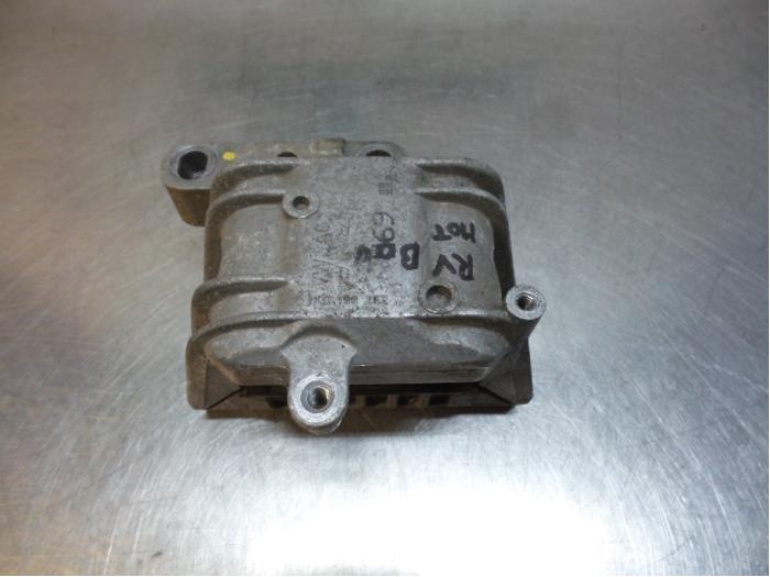 Usagé Support moteur Volkswagen Golf Plus (5M1/1KP) 1.9 TDI 105 Prix € 20,00 Règlement à la marge proposé par Autodemontagebedrijf Otte