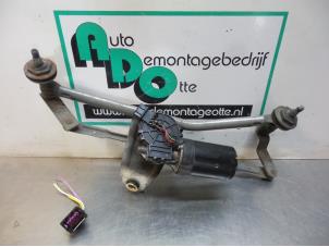 Usagé Moteur + mécanique essuie-glace Peugeot 206 CC (2D) 2.0 16V Prix € 15,00 Règlement à la marge proposé par Autodemontagebedrijf Otte