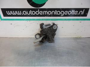 Used Bonnet lock mechanism Peugeot 206 CC (2D) 2.0 16V Price € 15,00 Margin scheme offered by Autodemontagebedrijf Otte
