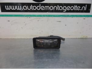 Używane Oswietlenie tablicy rejestracyjnej Seat Ibiza IV (6J5) 1.2 TDI Ecomotive Cena € 10,00 Procedura marży oferowane przez Autodemontagebedrijf Otte