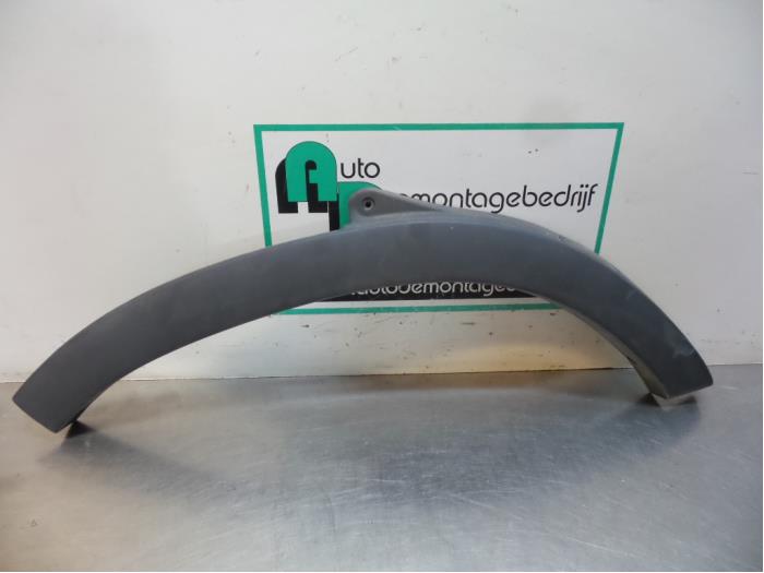 Wheel arch trim