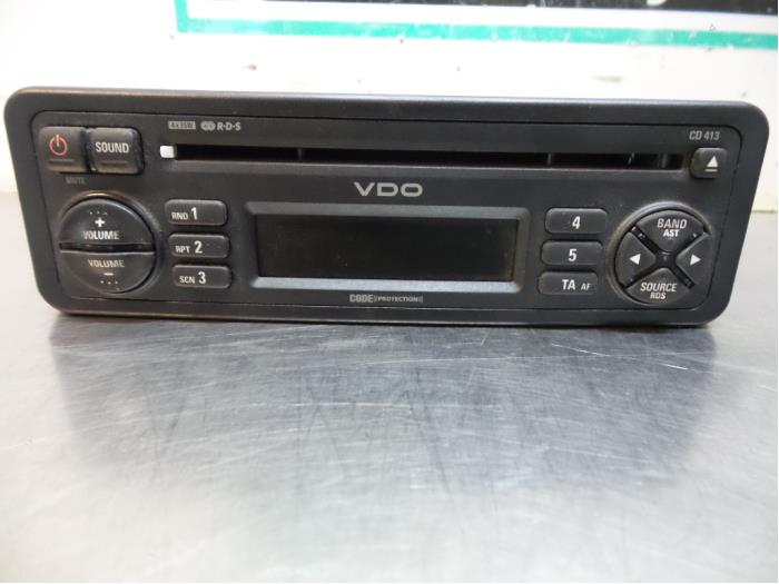 Reproductor de CD y radio de un Opel Movano (4A1; 4A2; 4B2; 4B3; 4C2; 4C3) 2.5 CDTI 2005