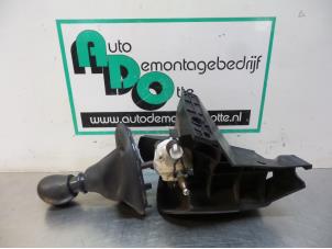 Used Gear stick Opel Movano (4A1; 4A2; 4B2; 4B3; 4C2; 4C3) 2.5 CDTI Price € 50,00 Margin scheme offered by Autodemontagebedrijf Otte