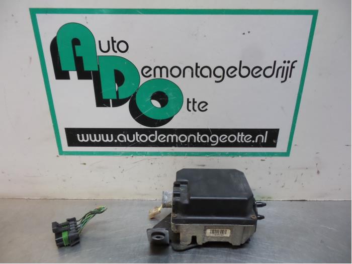 Gebrauchte Tempomat Jaguar X-type 2.1 V6 24V Preis € 40,00 Margenregelung angeboten von Autodemontagebedrijf Otte