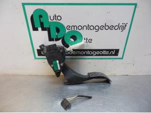 Używane Czujnik polozenia pedalu gazu Volkswagen Golf IV (1J1) 1.6 16V Cena € 10,00 Procedura marży oferowane przez Autodemontagebedrijf Otte
