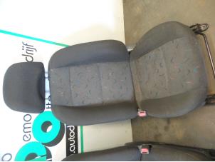 Used Seat, left Hyundai Santa Fe I 2.0 16V 4x2 Price € 50,00 Margin scheme offered by Autodemontagebedrijf Otte