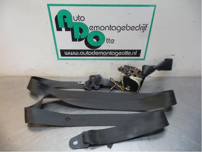 Front seatbelt, right from a Citroën C3 (FC/FL/FT) 1.1 2003