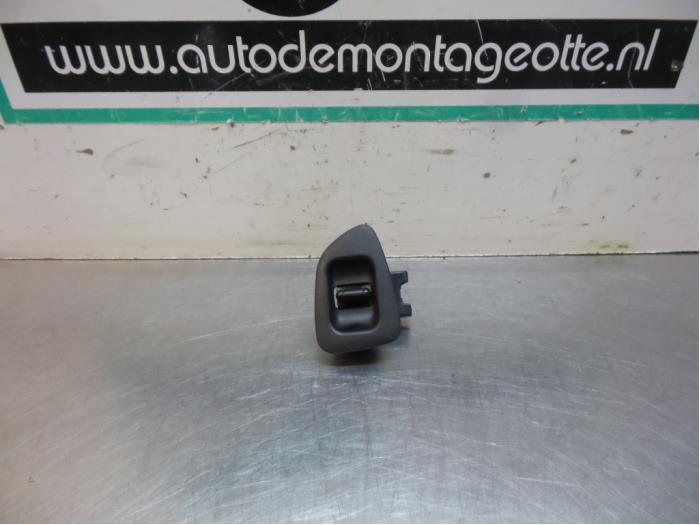 Usados Interruptor de ventanilla eléctrica Honda Accord (CC75/76) 2.0i 16V Precio € 15,00 Norma de margen ofrecido por Autodemontagebedrijf Otte