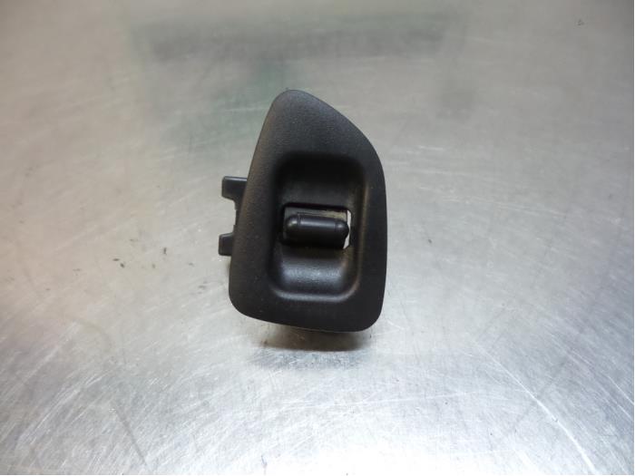 Usados Interruptor de ventanilla eléctrica Honda Accord (CC75/76) 2.0i 16V Precio € 15,00 Norma de margen ofrecido por Autodemontagebedrijf Otte