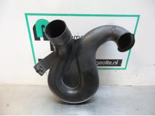 Used Air intake hose Nissan X-Trail (T30) 2.2 Di 4x2 Price € 25,00 Margin scheme offered by Autodemontagebedrijf Otte