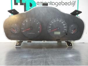 Used Instrument panel Hyundai Santa Fe I 2.0 16V 4x2 Price € 75,00 Margin scheme offered by Autodemontagebedrijf Otte