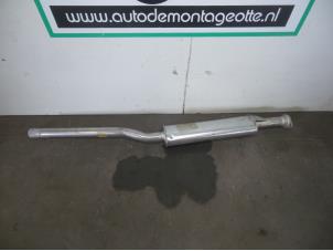 Used Exhaust middle silencer Toyota Avensis (T22) 1.8 16V Price € 50,00 Margin scheme offered by Autodemontagebedrijf Otte