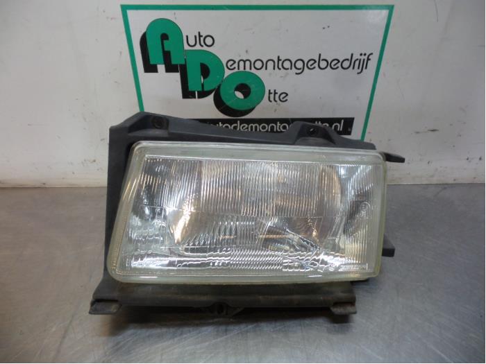 Headlight, left Peugeot Expert 1.6 36170748 CARELLO