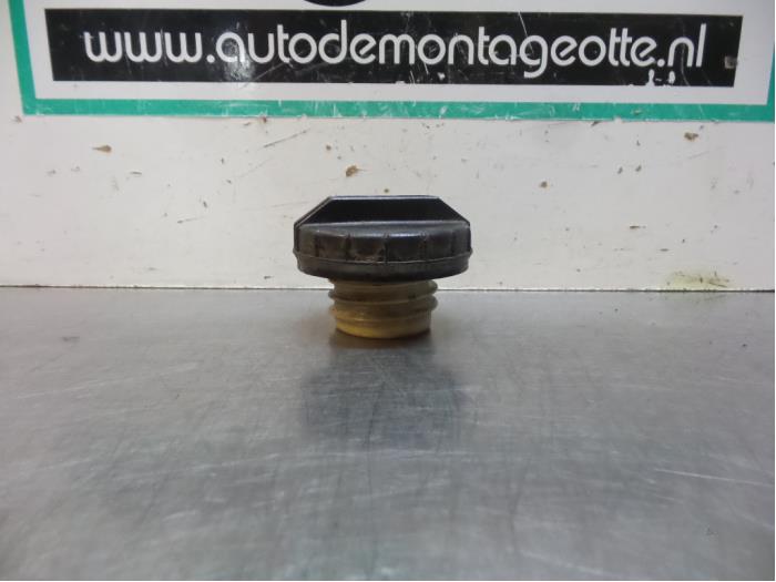 Fuel cap from a Toyota Avensis (T22) 1.8 16V 1998