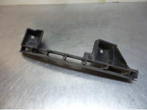 Used Front bumper bracket, left Volkswagen Caddy III (2KA,2KH,2CA,2CH) 1.9 TDI Price € 10,00 Margin scheme offered by Autodemontagebedrijf Otte