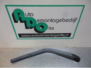 Used Rear wiper arm Fiat Doblo Cargo (223) 1.9 D Price € 10,00 Margin scheme offered by Autodemontagebedrijf Otte