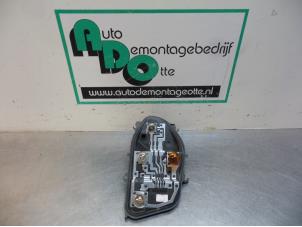 Usagé Circuit imprimé feu arrière droit Renault Clio III (BR/CR) 1.6 16V Prix € 15,00 Règlement à la marge proposé par Autodemontagebedrijf Otte