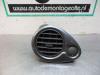 Dashboard vent from a Renault Clio III (BR/CR), 2005 / 2014 1.6 16V, Hatchback, Petrol, 1.598cc, 82kW (111pk), FWD, K4M800; K4M801, 2005-06 / 2014-12, BR/CR0B/Y; BR/CR1B; BR/CR1M; BR/CR05; BR/CRCB 2007