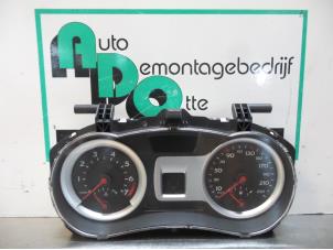 Used Instrument panel Renault Clio III (BR/CR) 1.6 16V Price € 25,00 Margin scheme offered by Autodemontagebedrijf Otte