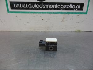 Used Airbag sensor Hyundai H-300 2.5 CRDi Price € 20,00 Margin scheme offered by Autodemontagebedrijf Otte