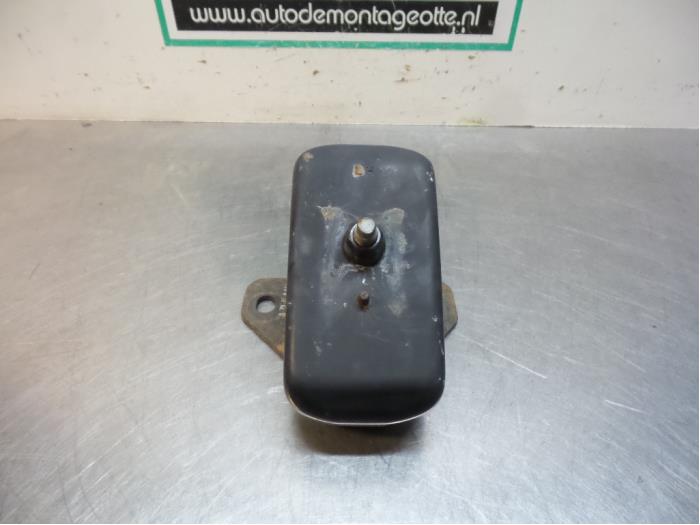 Usagé Support moteur Hyundai H-300 2.5 CRDi Prix € 30,00 Règlement à la marge proposé par Autodemontagebedrijf Otte