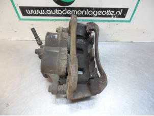 Used Front brake calliper, left Hyundai H-300 2.5 CRDi Price € 40,00 Margin scheme offered by Autodemontagebedrijf Otte