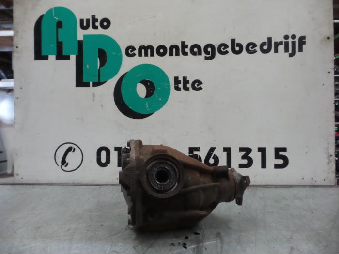 Begagnade Bakre differential Chrysler 300 C 2.7 V6 24V Pris € 175,00 Marginaltabell erbjuds av Autodemontagebedrijf Otte