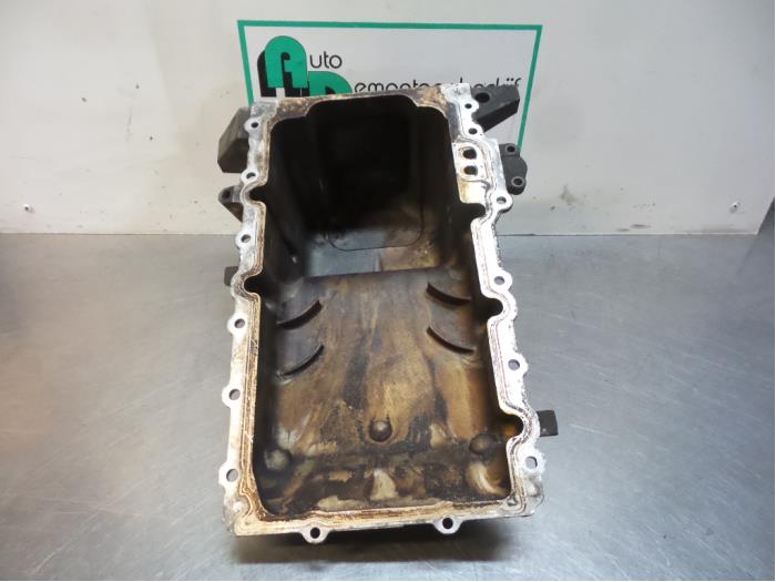 Used Sump Chrysler 300 C 2.7 V6 24V Price € 100,00 Margin scheme offered by Autodemontagebedrijf Otte
